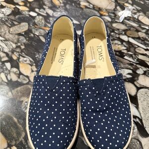 TOMS Women's Blue and White Polka Dot Flats